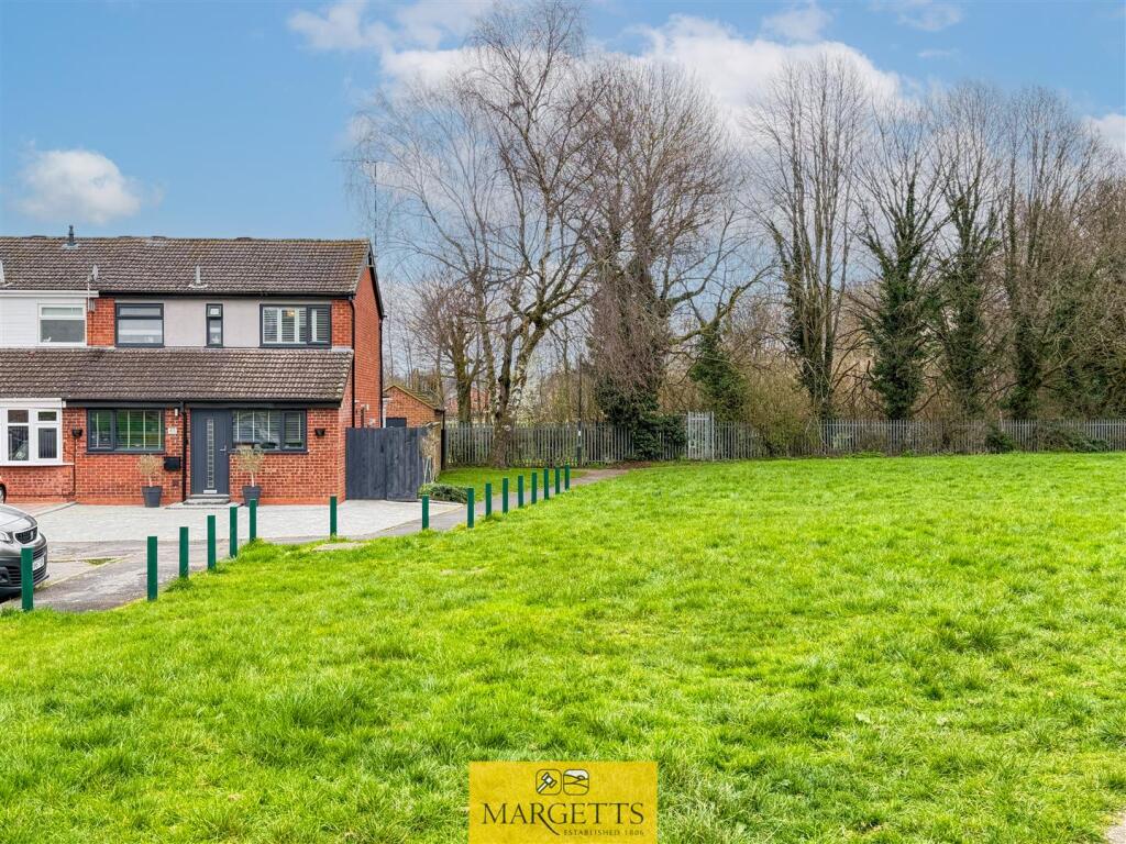 Main image of property: Exham Close, Woodloes Park, Warwick