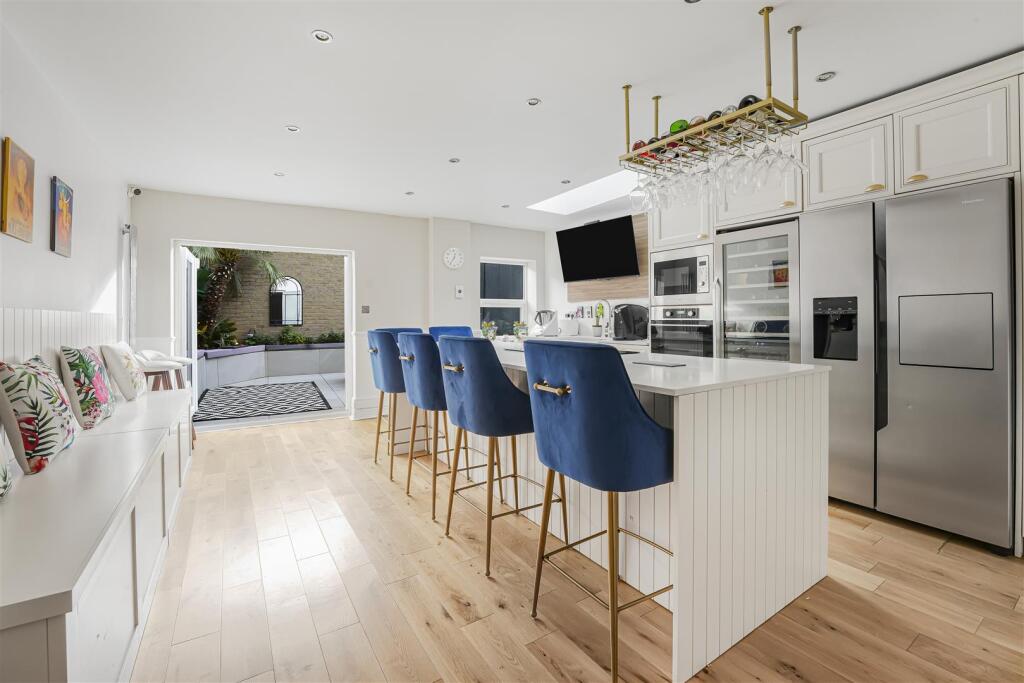 House in London - View 5