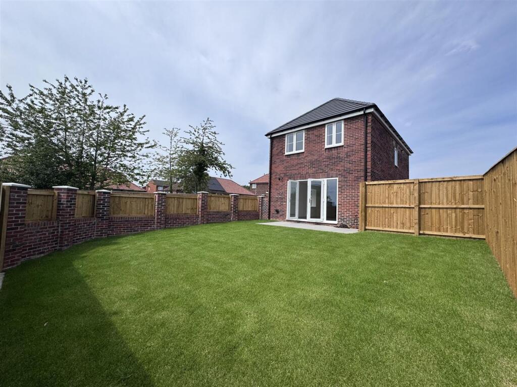3-bed detached on Westfield Way, S43, £260,000