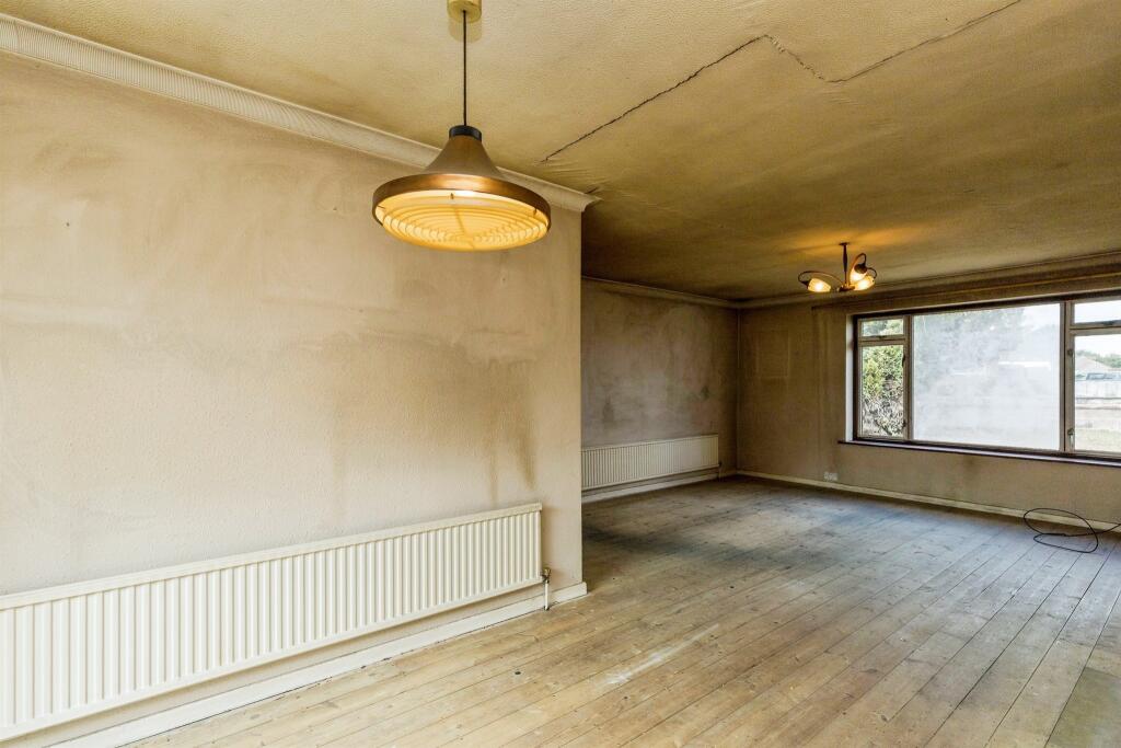 House in Redhill - View 4