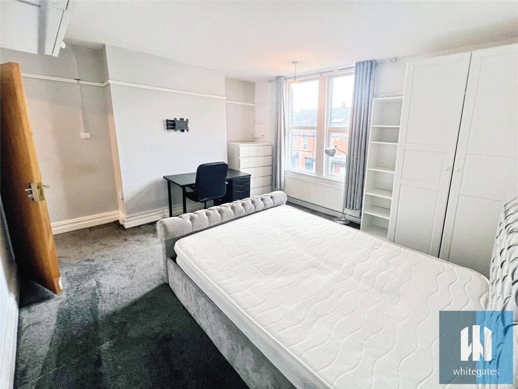 6 bedroom terraced house for rent