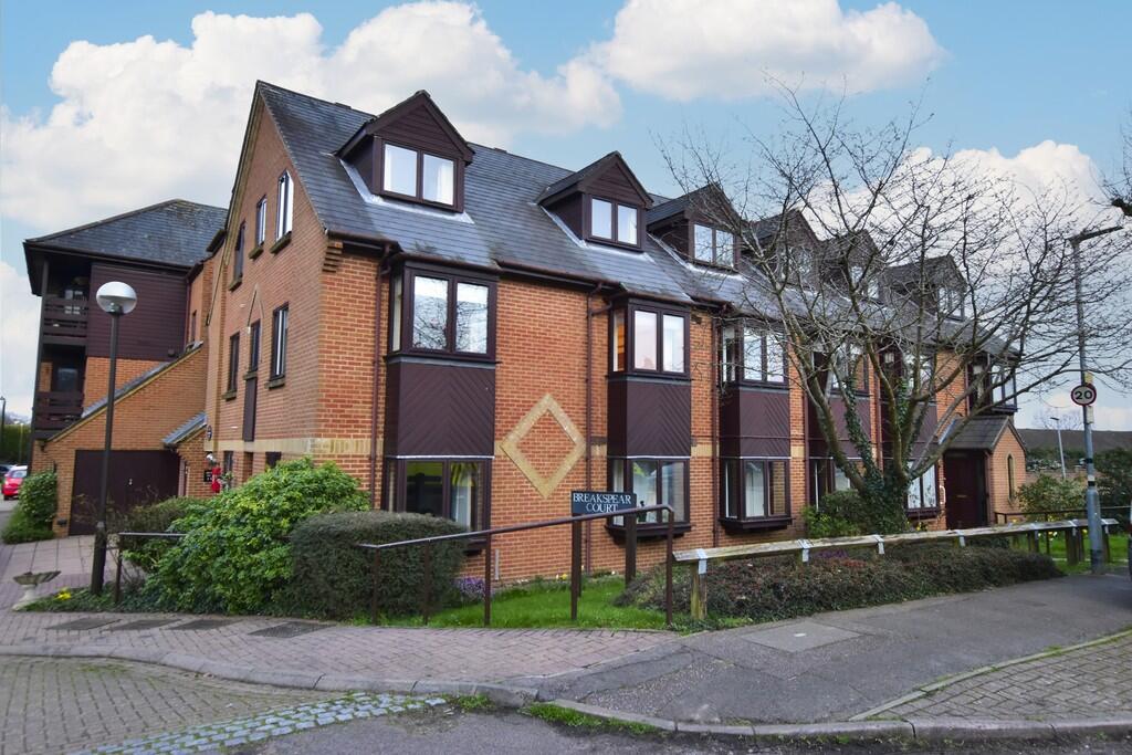 Main image of property: The Crescent, Abbots Langley