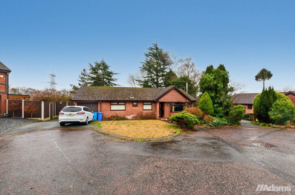 3-bed detached on Elmore Close, Runcorn, £240,000