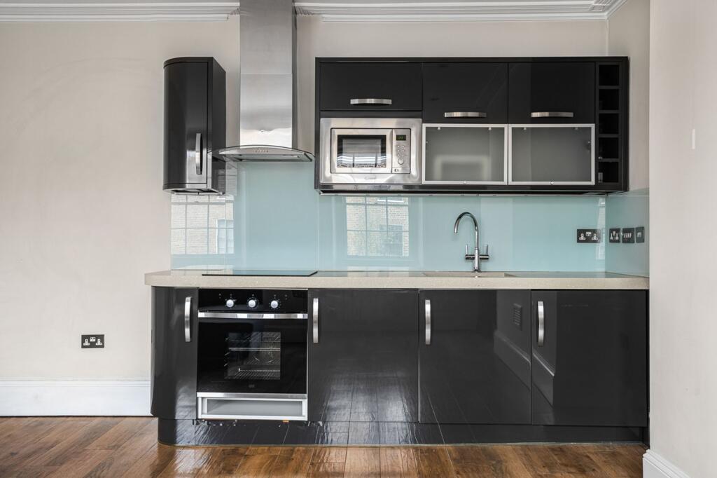 Apartment in London, Marylebone - More