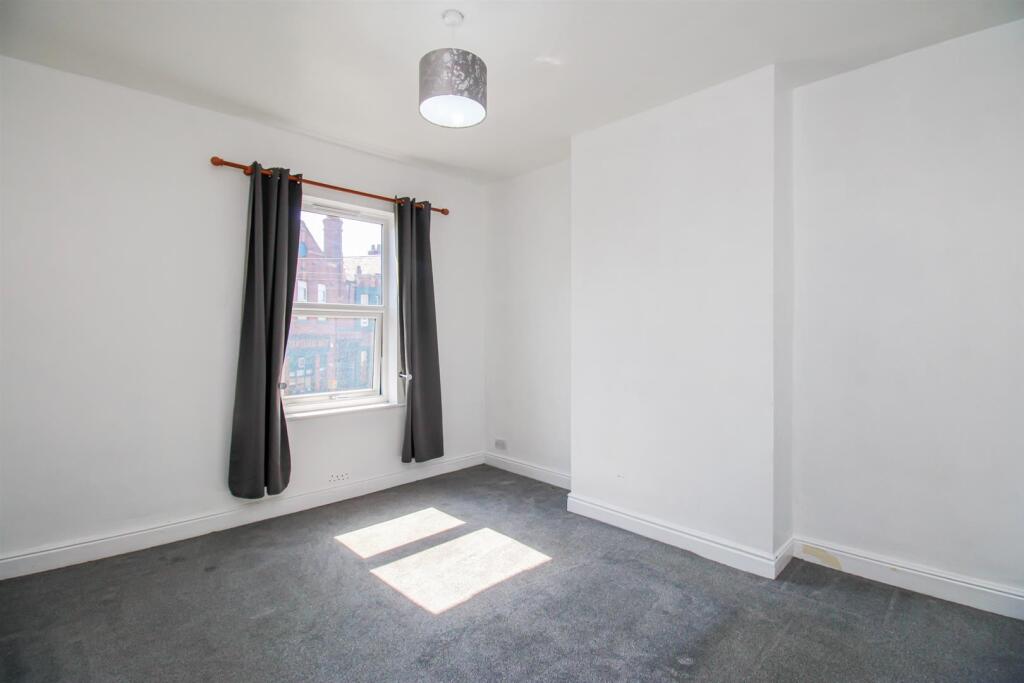 House in Pontefract, Featherstone - More
