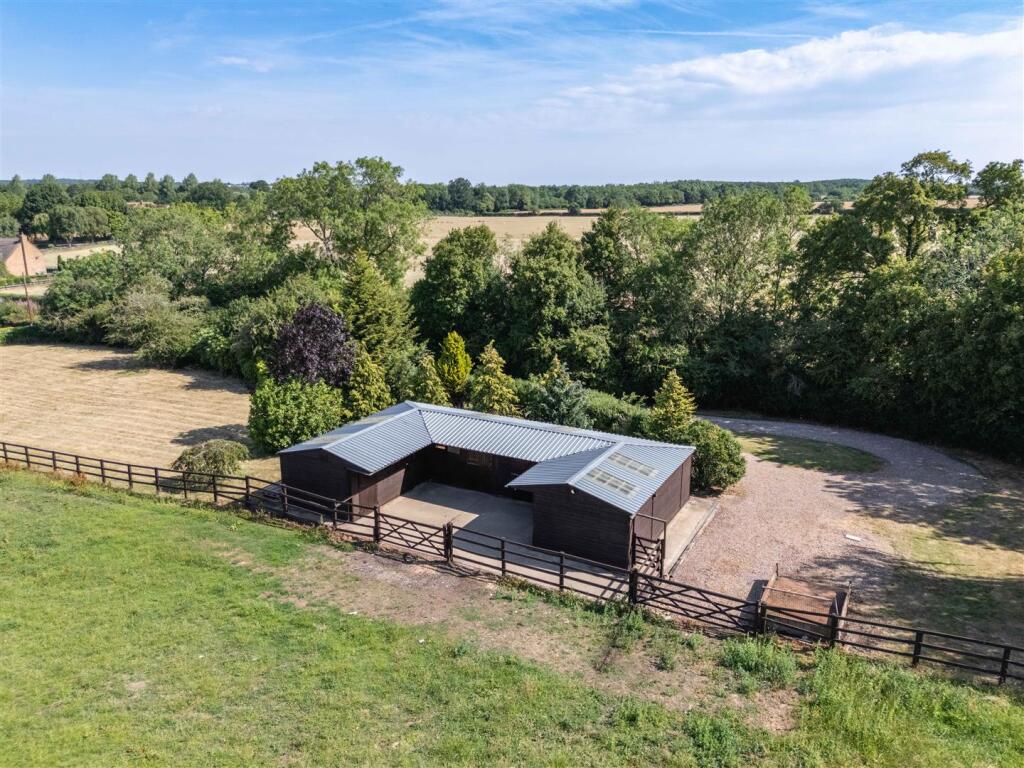 Bridle Road, Hannington