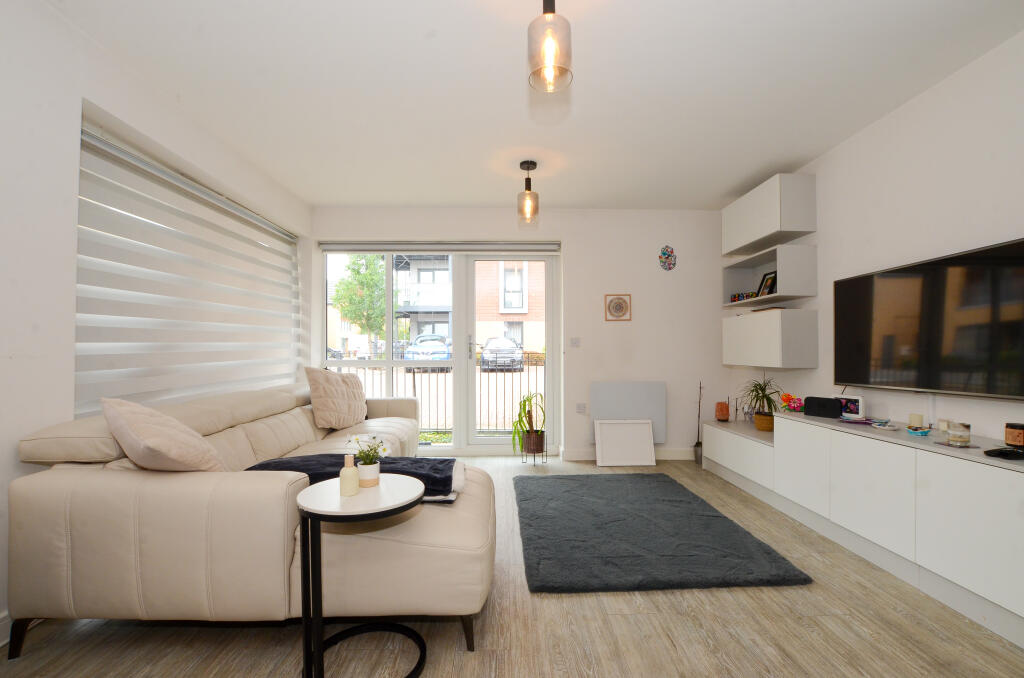 Apartment in Watford - View 3