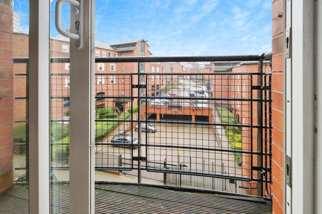 Apartment in Birmingham, West Midlands - More