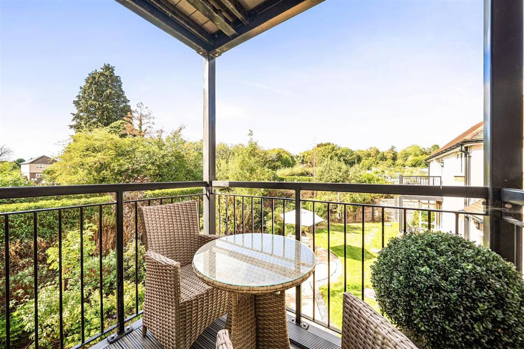 Colebrooke Lodge, Reigate, Surrey photo 2