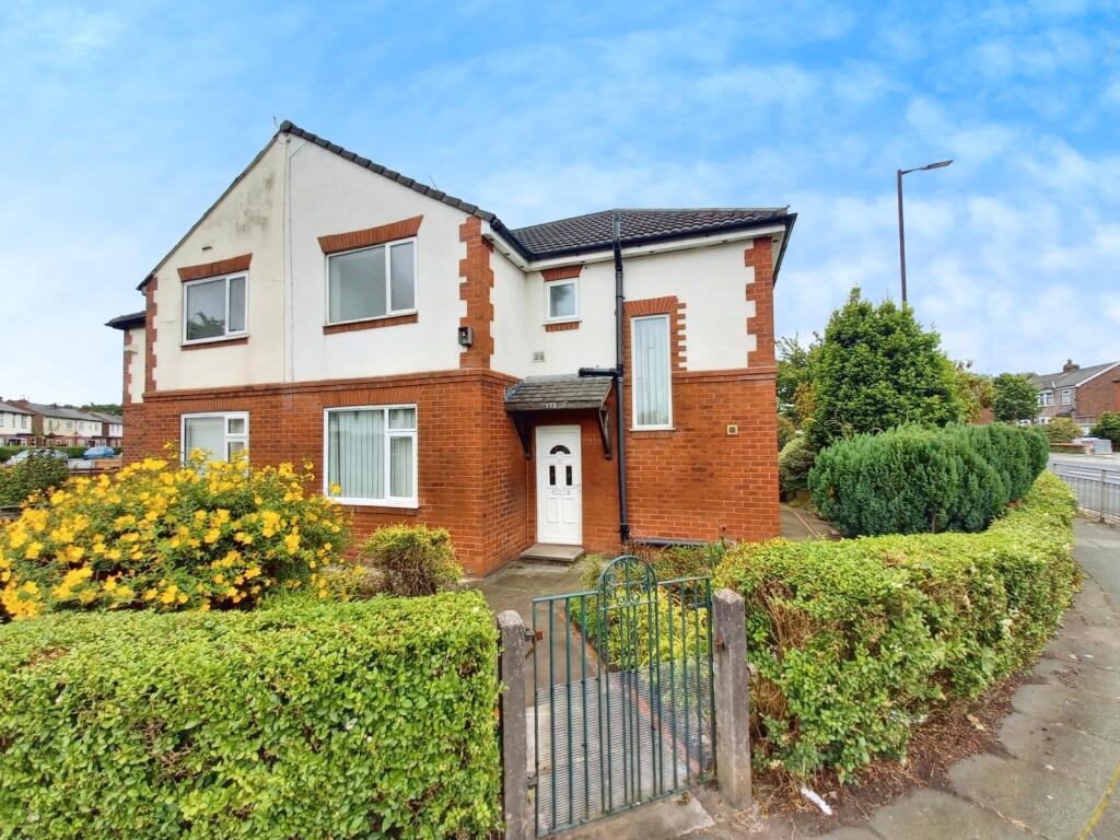 Main image of property: Davyhulme Road, Stretford, Manchester, Greater Manchester, M32