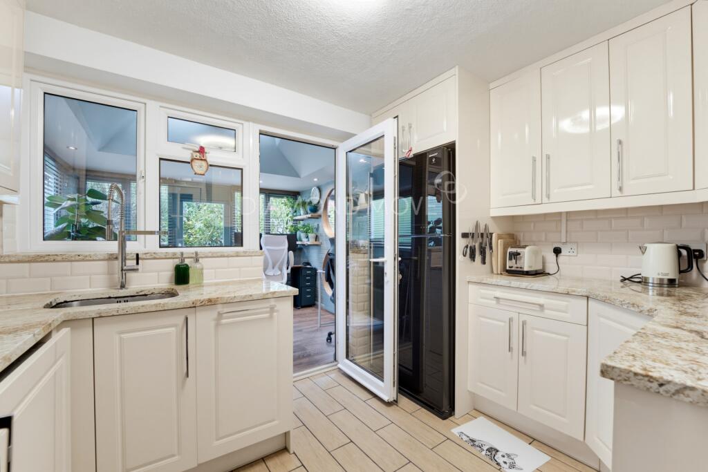 House in Twickenham - More