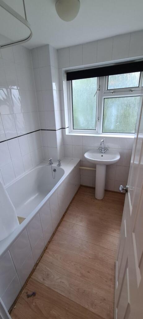 House in Datchet, Windsor and Maidenhead - More