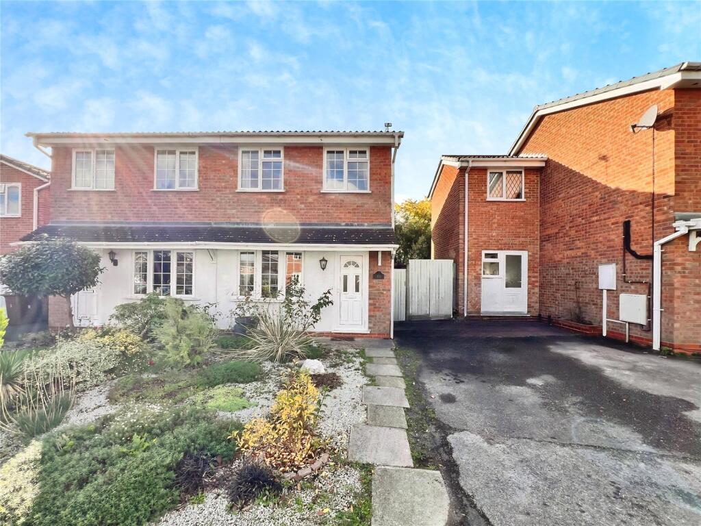 Main image of property: Crestwood Close, Stretton, Burton-on-Trent, Staffordshire, DE13
