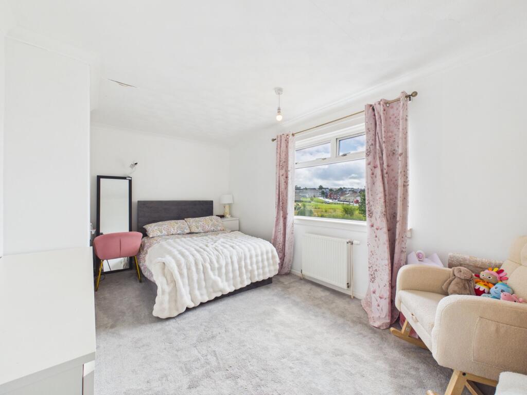 Apartment in Wishaw, Pather - More