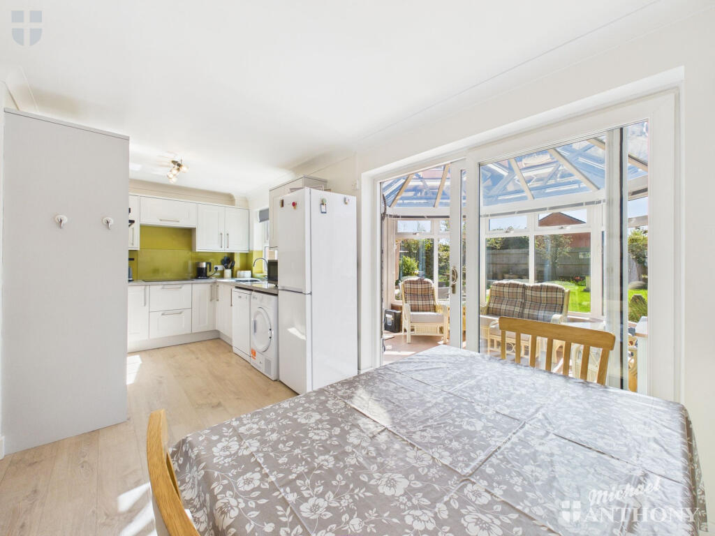 House in Stoke Mandeville, Buckinghamshire - View 5
