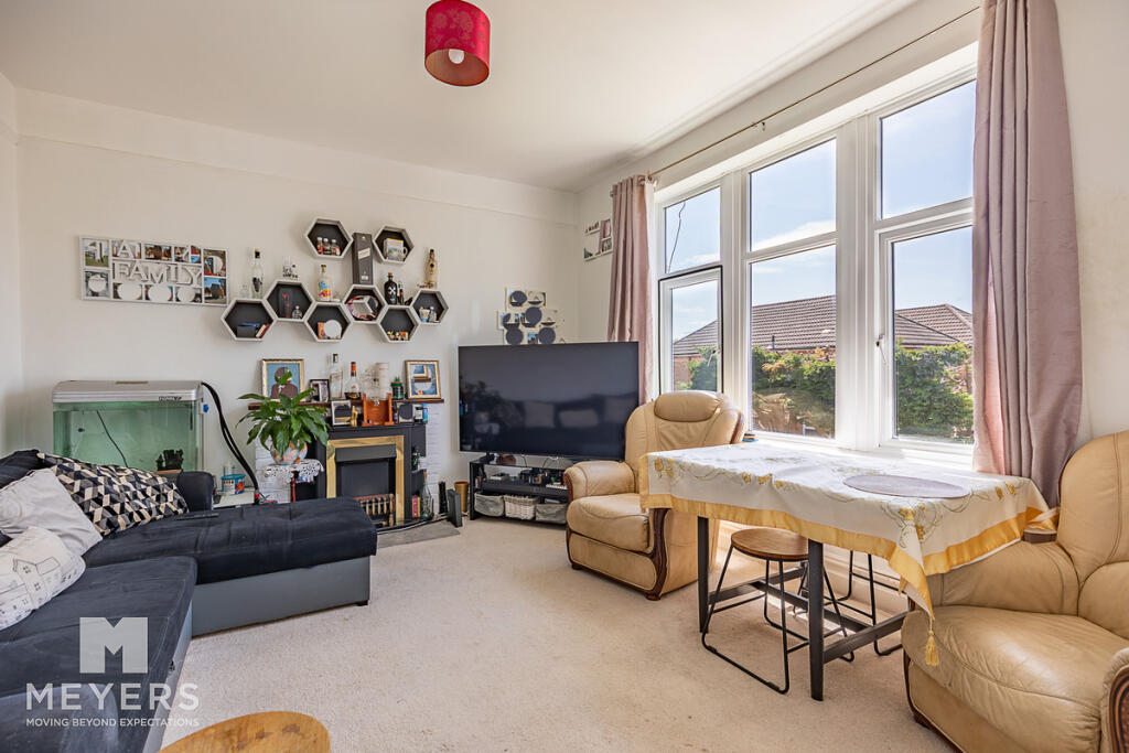 Apartment in Bournemouth, Charminster - View 2