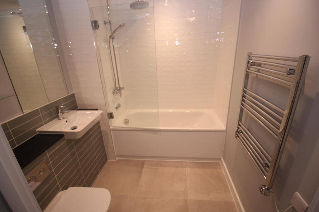 Main image of property: Kimpton Road, Luton, Bedfordshire, LU2