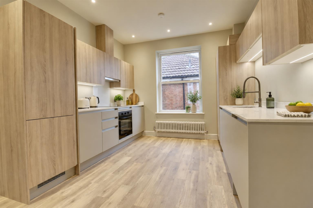Apartment in Portsmouth - View 3