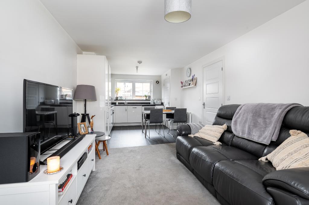 Bridgewater Close, Brooklands, Milton Keynes, Buckinghamshire, MK10 7JH photo 3