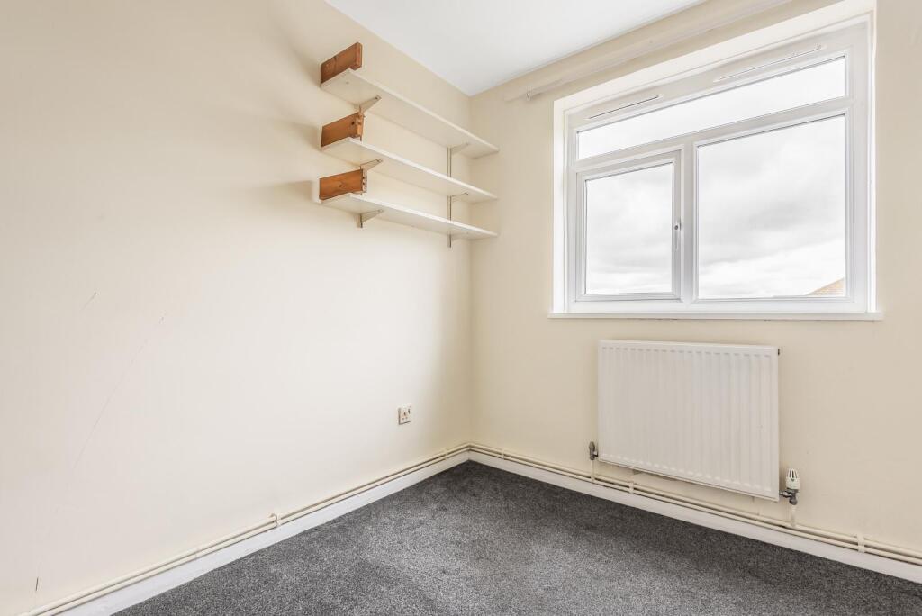 Apartment in Kingston upon Thames - View 5