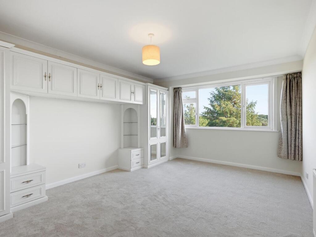 Laburnum House, Redhill Drive photo 3