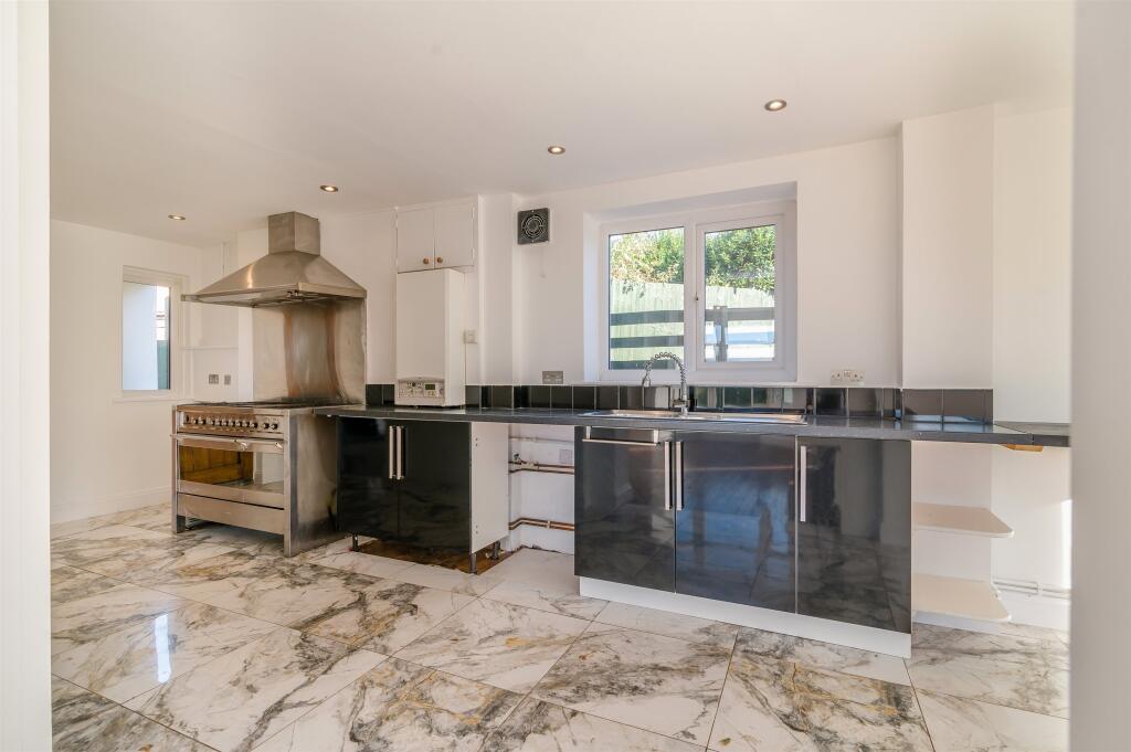 House in Newport - View 2