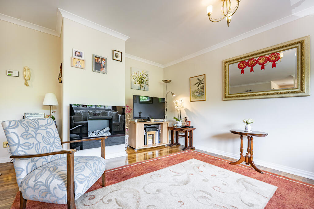 Apartment in Glasgow, South Mains, Milngavie - More