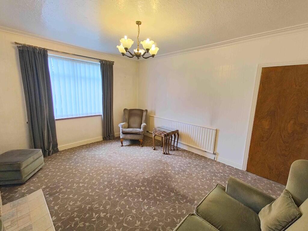 460 Bradford Road, Bailiff Bridge, HD6 4EA photo 4
