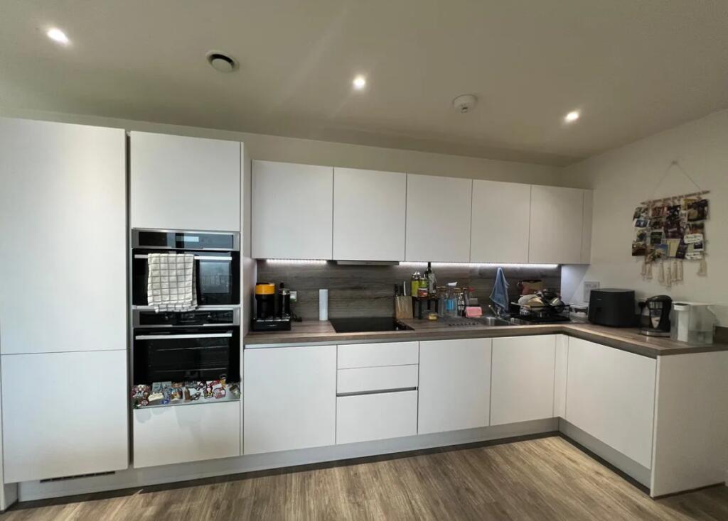 Apartment in London - View 3