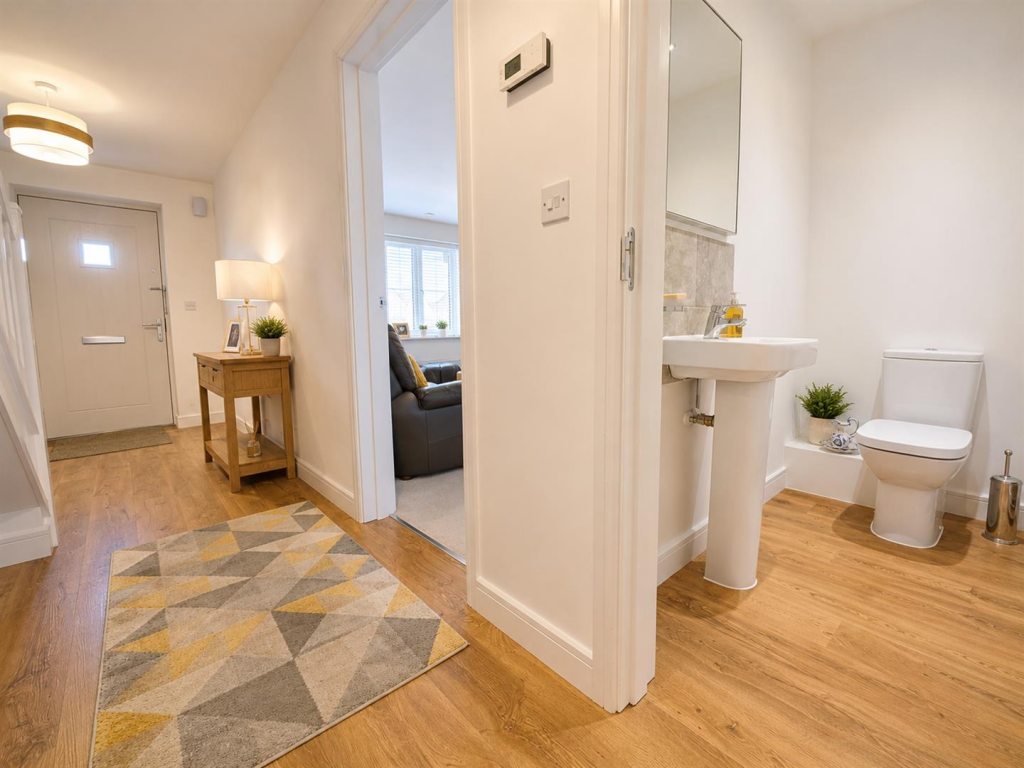 House in Tewkesbury, Abbotswood, Brockworth - View 5