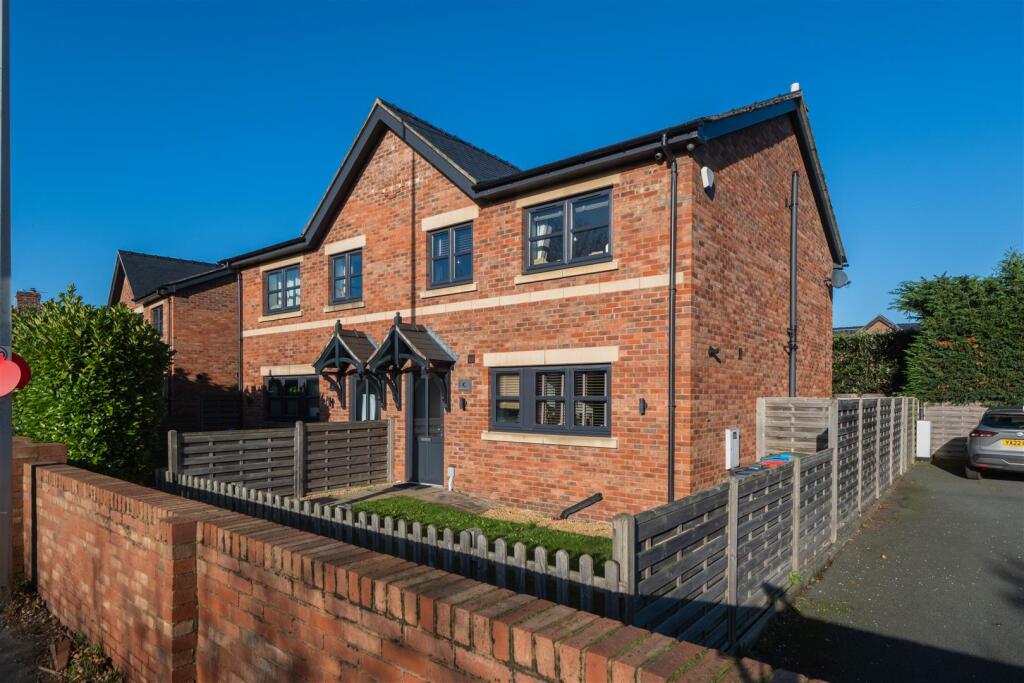 3-bed semi-detached on Tarporley Road, Duddon, £350,000