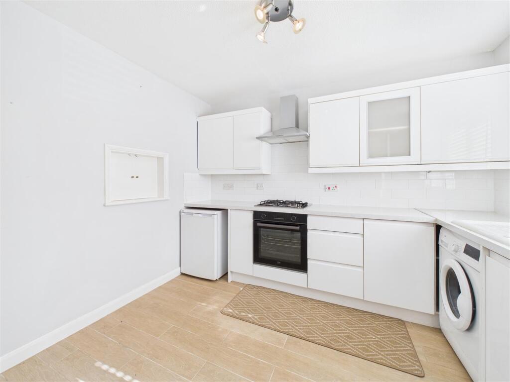 House in Kingston upon Thames - View 5