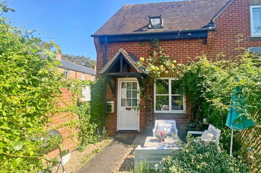 Main image of property: Bosley Crescent, Wallingford, OX10 9AS