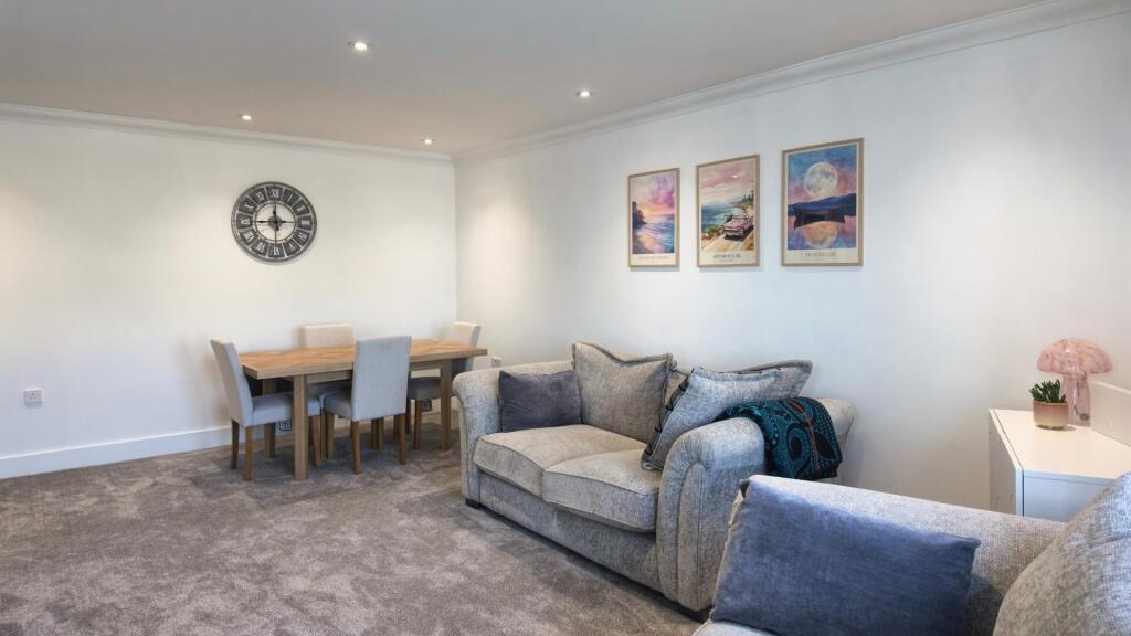 Apartment in Cardiff - View 3