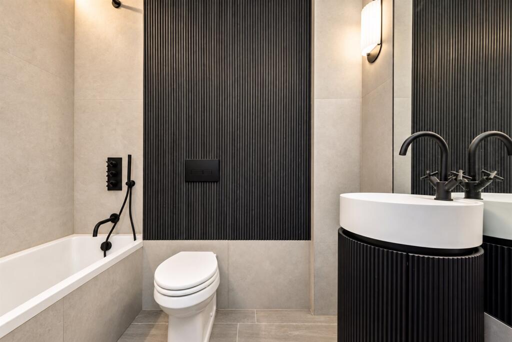 Apartment in London, North Kensington - View 5