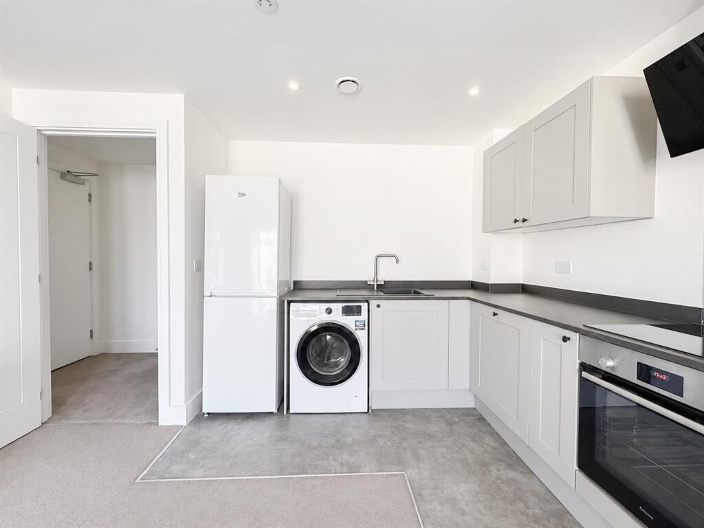 Apartment in Hastings, East Sussex - View 4