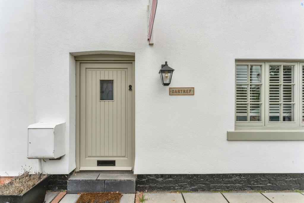 2-bed terraced on High Street, Farndon, Chester, £290,000