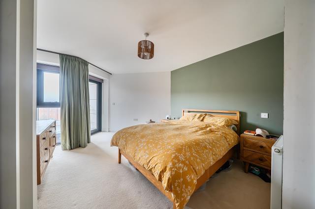 Apartment in Newbury, Greenham - More