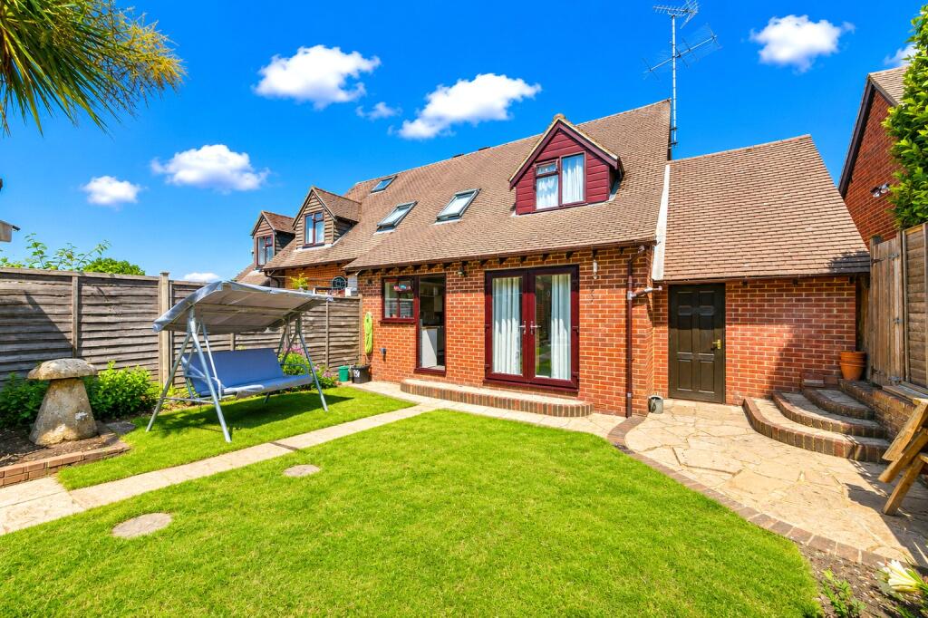 Ashton Close, Tilehurst, Reading, Berkshire, RG31 photo 2