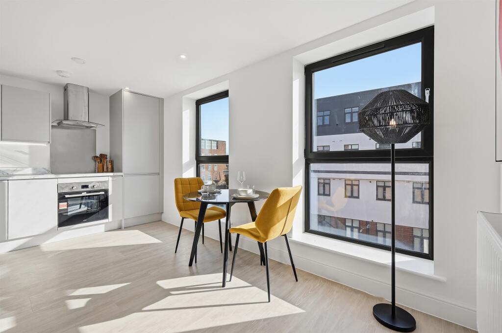 Main image of property: New Street, Aylesbury