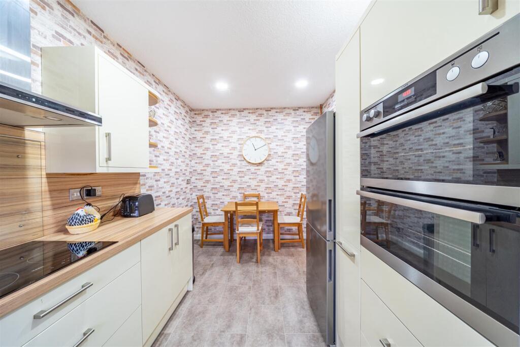 House in Rushcliffe, Abbey Park - View 5