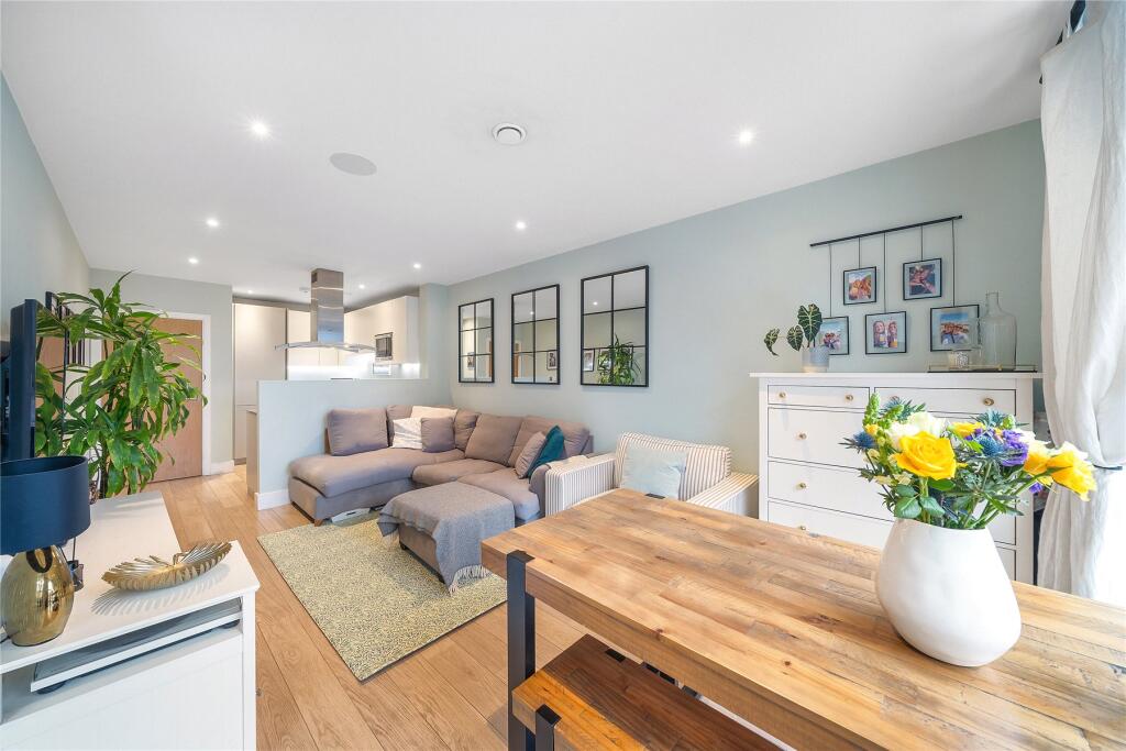 Apartment in London - More