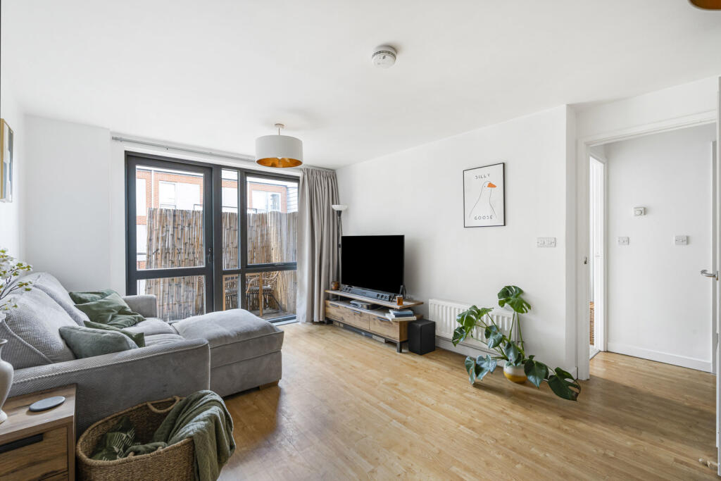 Apartment in London, Lower Clapton, Clapton - More