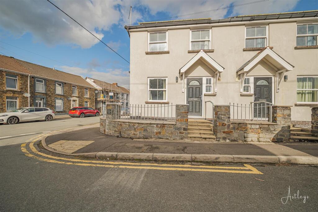Main image of property: Oakfield Street, Pontarddulais, Swansea