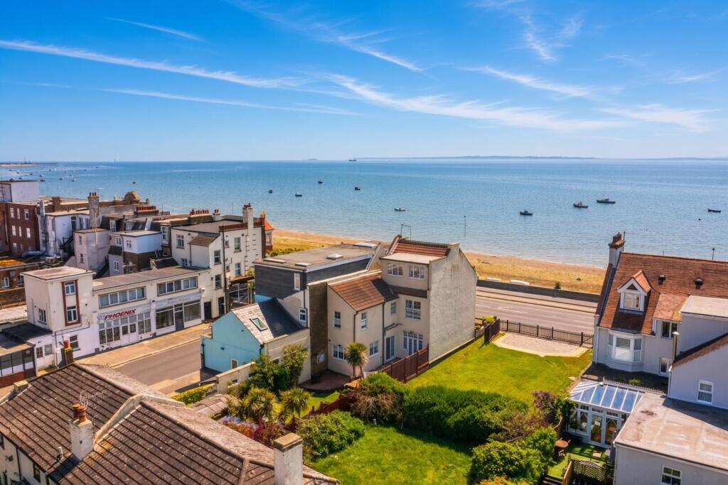 House in Southend-on-Sea - View 3