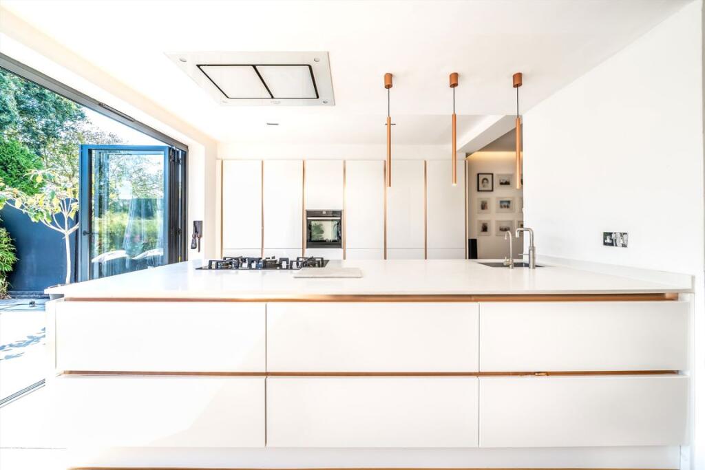 House in London - View 3