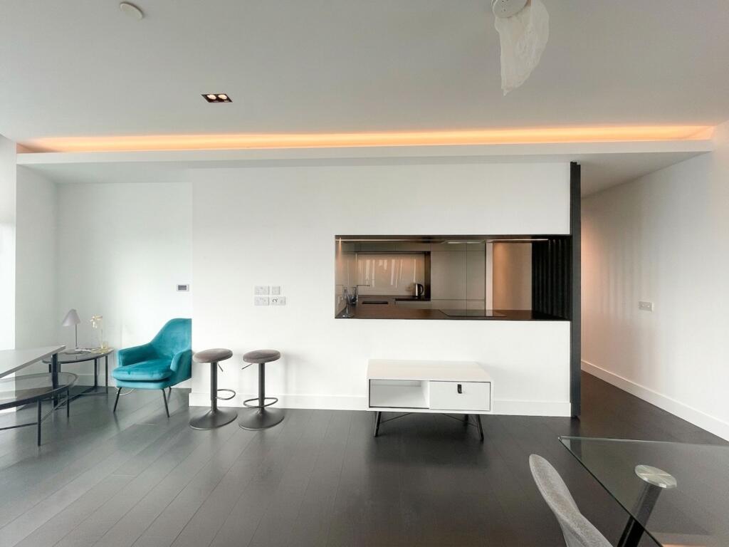 Apartment in London - View 3