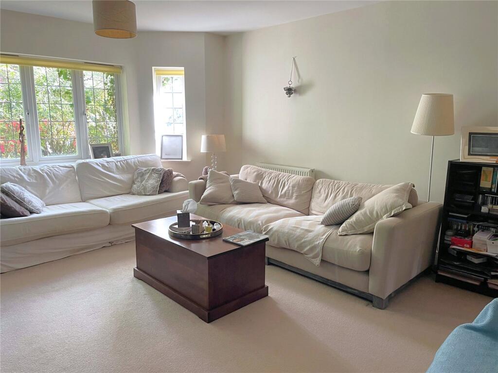 House in East Grinstead, Felbridge - View 3