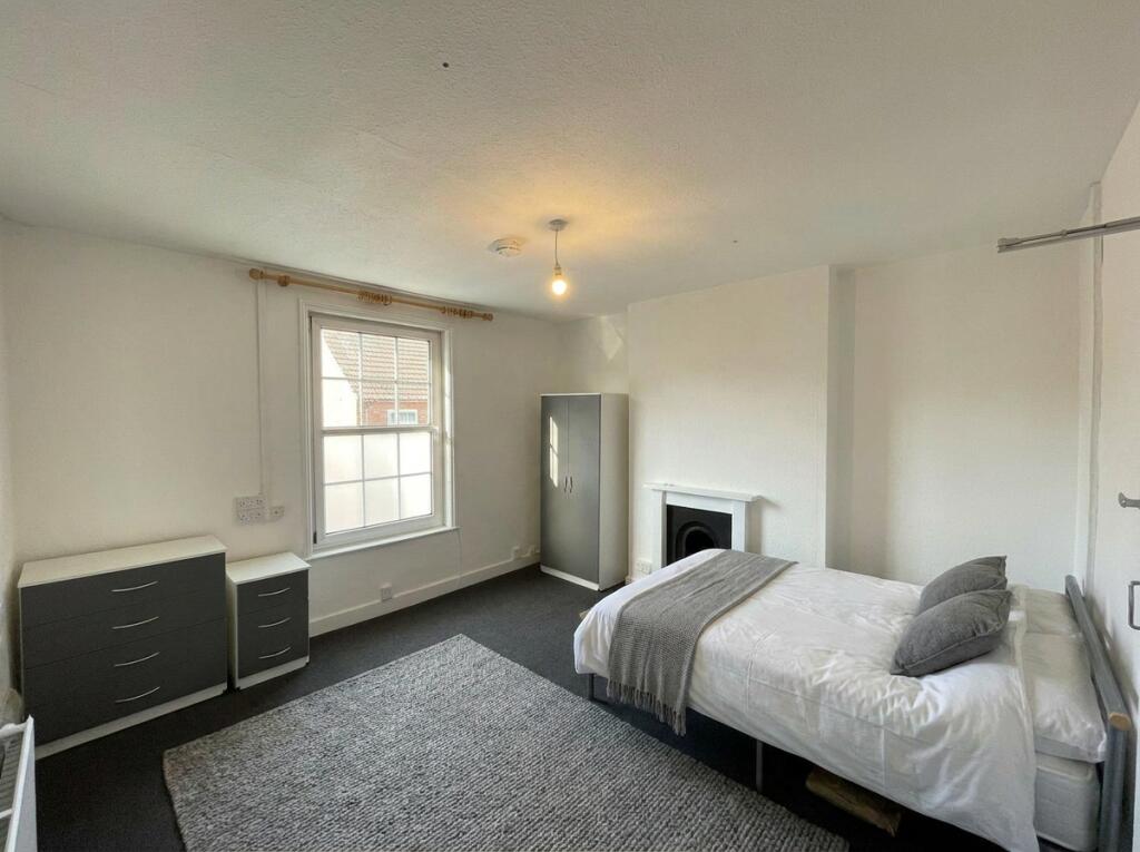 Main image of property: Room 7, 55 Whitfield Street