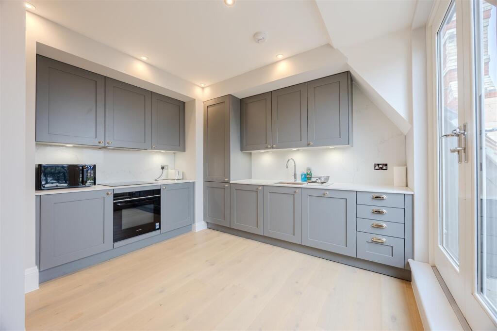 Main image of property: Broadway, Leigh-On-Sea